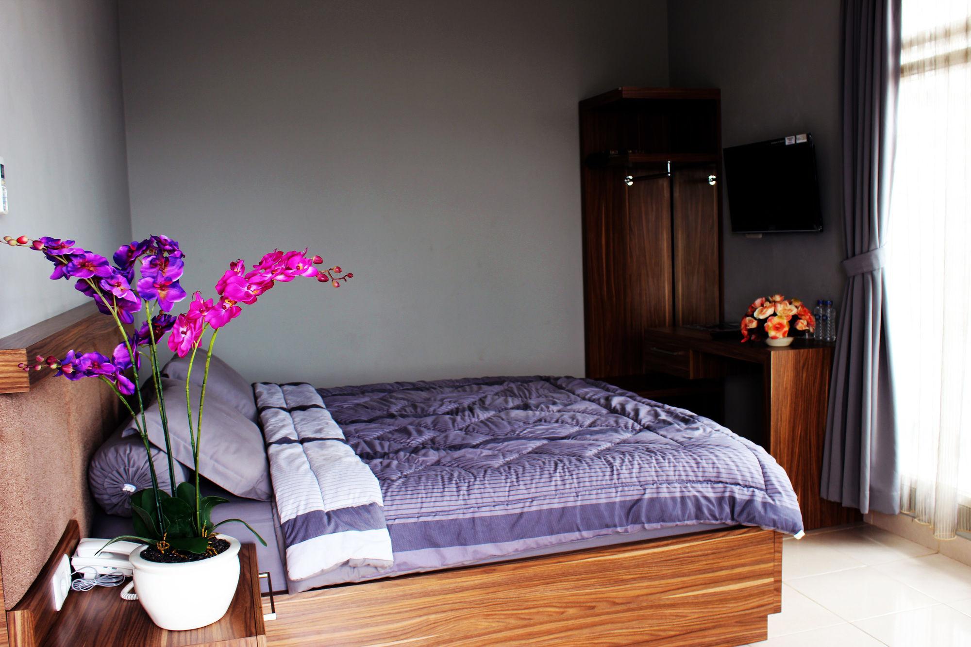 Hotel Super Oyo Collection O 92277 Setra Priangan