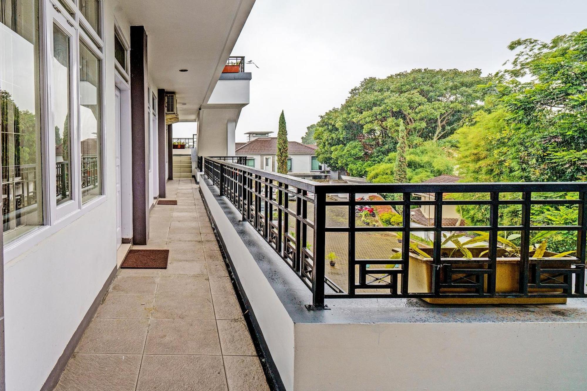 Super Oyo Collection O 92277 Setra Priangan Hotel Bandung