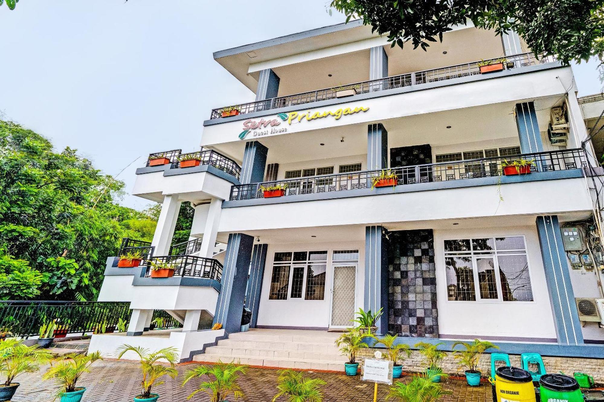 Hotel Super Oyo Collection O 92277 Setra Priangan 3*