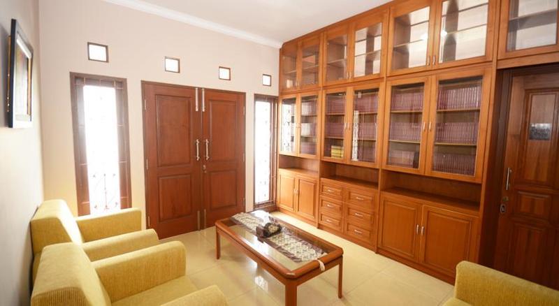 Hotel Super Oyo Collection O 92277 Setra Priangan 3*